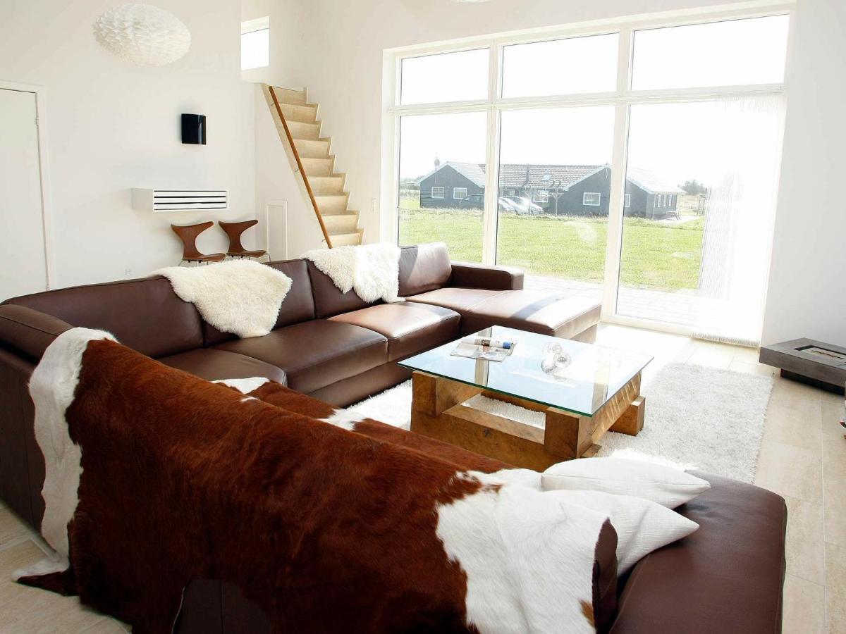 Five-Bedroom Holiday Home In Lokken 3 Cameră foto
